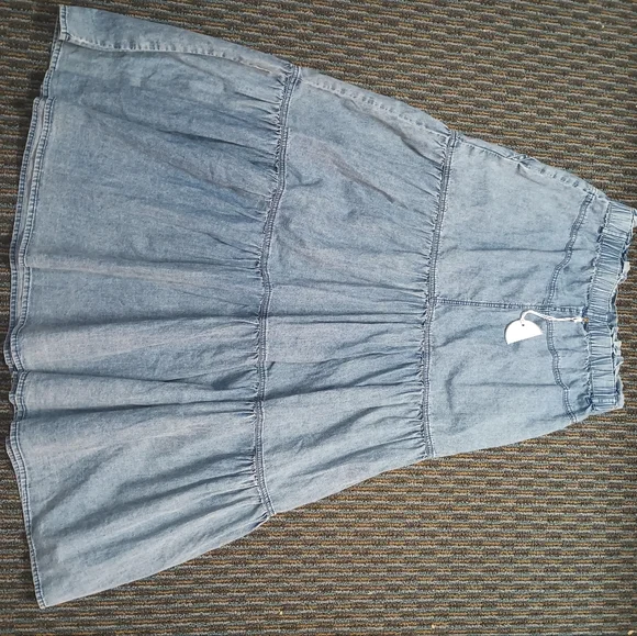 Elliott Lauren Light Blue Tiered Maxi Skirt - Picture 2 of 3